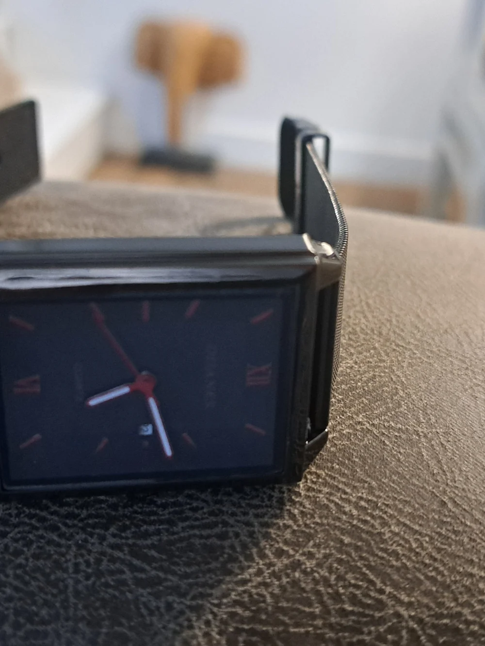 N/A quartz wristwatch